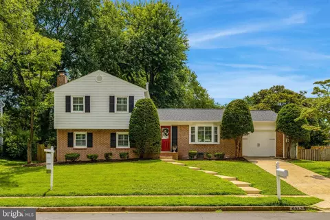9513 Scarab St, Vienna, VA 22182