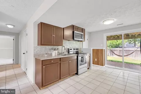 4502 Cub Run Rd, Chantilly, VA 20151 photo 28