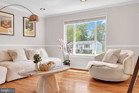 4502 Cub Run Rd, Chantilly, VA 20151 photo 3
