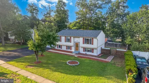 4502 Cub Run Rd, Chantilly, VA 20151 photo 2