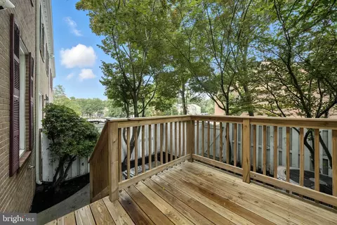 Exterior - 7247 Reservoir Rd, Springfield, VA 22150 photo 1 of 2