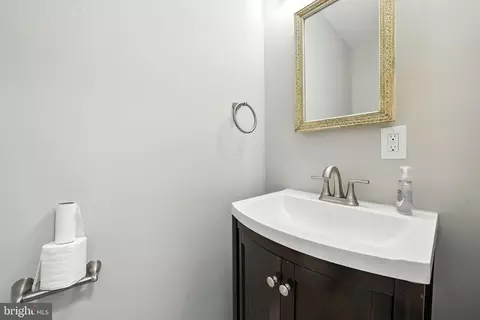 Bath - 7247 Reservoir Rd, Springfield, VA 22150 photo 1 of 4
