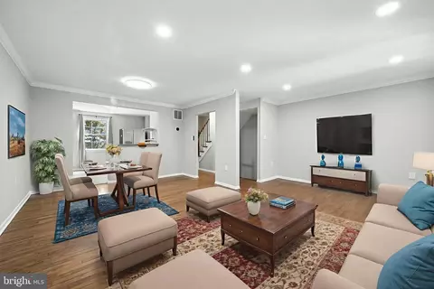 Living - 7247 Reservoir Rd, Springfield, VA 22150 photo 1 of 3