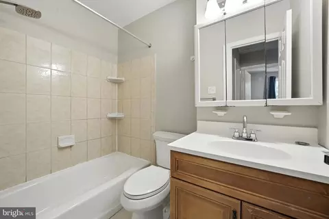 Bath - 7247 Reservoir Rd, Springfield, VA 22150 photo 2 of 4
