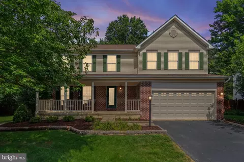 6910 Sharpsburg Dr, Centreville, VA 20121