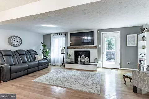 9188 Forest Breeze Ct, Springfield, VA 22152 photo 17