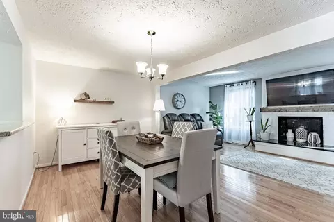 9188 Forest Breeze Ct, Springfield, VA 22152 photo 5
