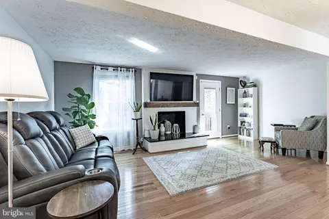 9188 Forest Breeze Ct, Springfield, VA 22152 photo 16