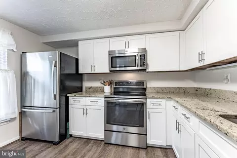 9188 Forest Breeze Ct, Springfield, VA 22152 photo 9