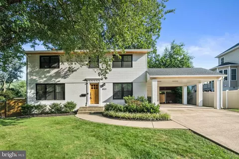8521 Cottage St, Vienna, VA 22180