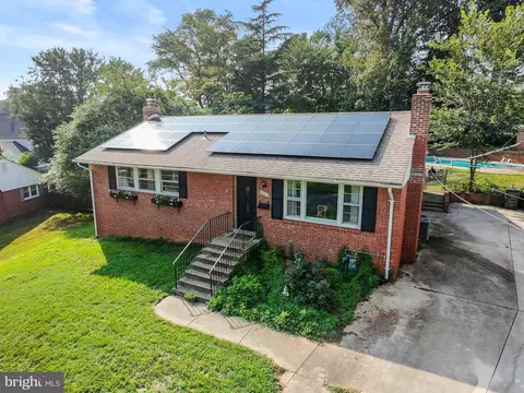 8022 Hatteras Ln, Springfield, VA 22151