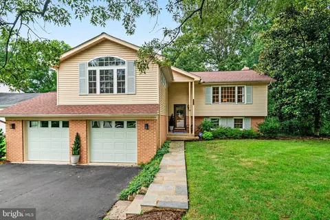 8606 Falkstone Ln, Alexandria, VA 22309