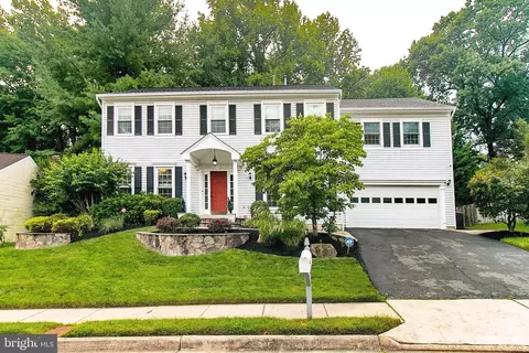 4632 Star Flower Dr, Chantilly, VA 20151