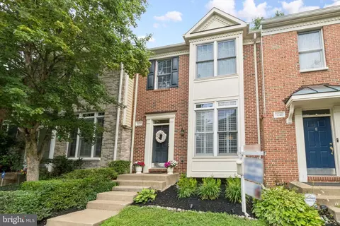 11742 Valley Ridge Cir, Fairfax, VA 22033