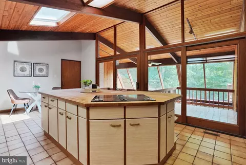 Kitchen - 1017 Towlston Rd, Mclean, VA 22102 photo 6 of 7