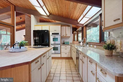 Kitchen - 1017 Towlston Rd, Mclean, VA 22102 photo 3 of 7