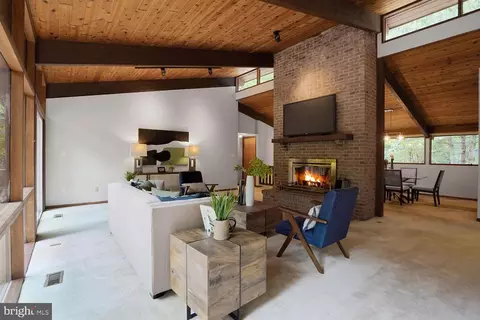 Living - 1017 Towlston Rd, Mclean, VA 22102 photo 2 of 8