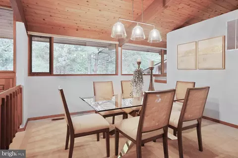 Dining - 1017 Towlston Rd, Mclean, VA 22102 photo 4 of 5