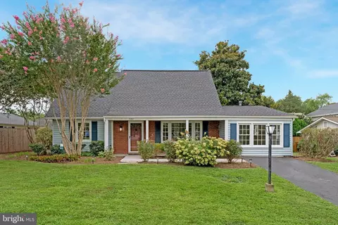 13301 Point Pleasant Dr, Fairfax, VA 22033