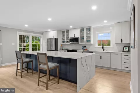 5190 Bedlington Ter, Alexandria, VA 22304