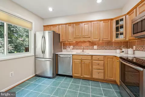 2130 Glencourse Ln, Reston, VA 20191 photo 11