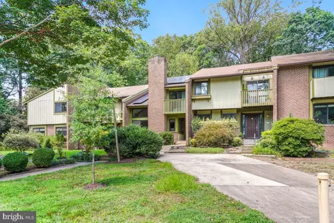 2130 Glencourse Ln, Reston, VA 20191 photo 2