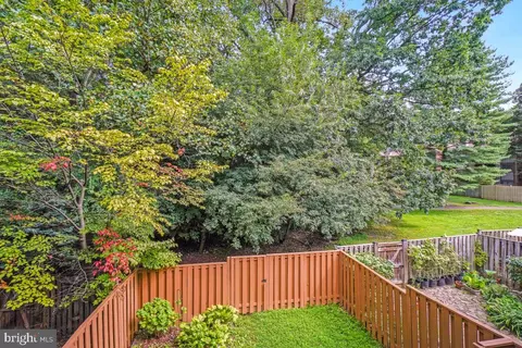 2130 Glencourse Ln, Reston, VA 20191 photo 17