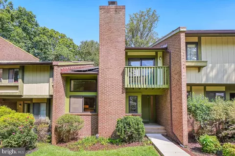 2130 Glencourse Ln, Reston, VA 20191 photo 3
