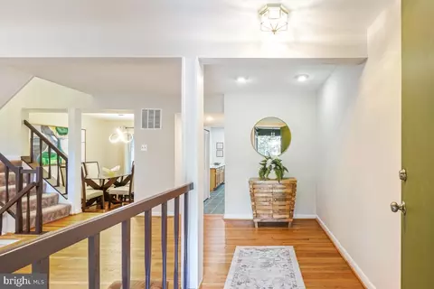 2130 Glencourse Ln, Reston, VA 20191 photo 4
