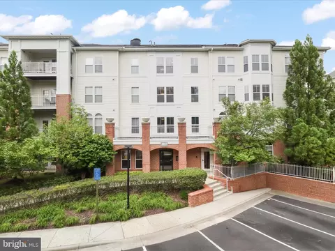 2921 Deer Hollow Way #310, Fairfax, VA 22031