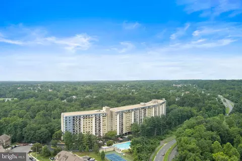 3800 Powell Ln #1002, Falls Church, VA 22041