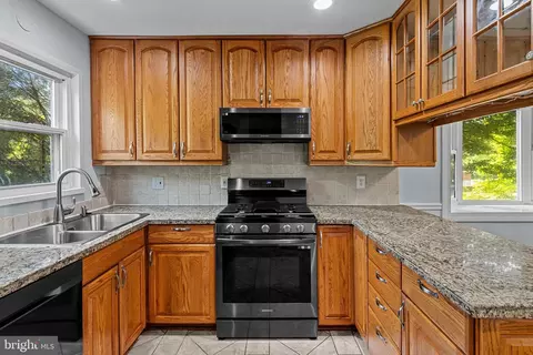 5426 Camrose Pl, Springfield, VA 22151 photo 7