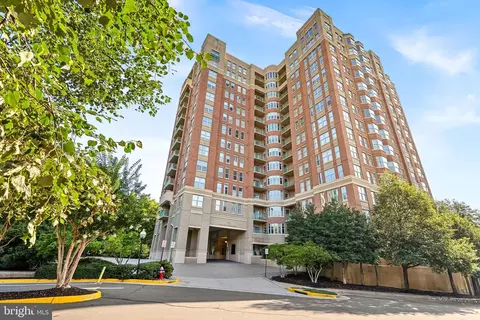 11776 Stratford House Pl #304, Reston, VA 20190