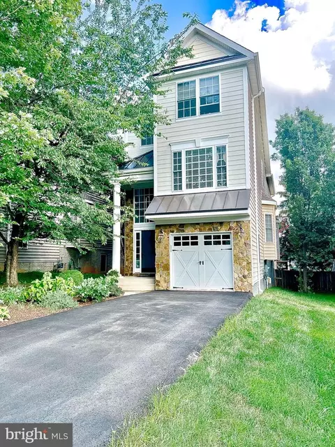 6919 Willow St, Falls Church, VA 22046