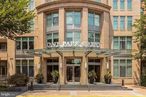 8220 Crestwood Heights Dr #1205, Mclean, VA 22102
