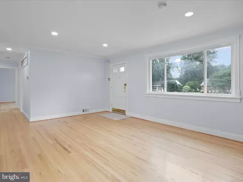 5915 Amelia St, Springfield, VA 22150 photo 8