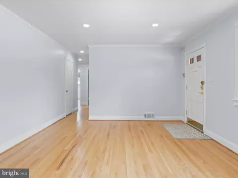 5915 Amelia St, Springfield, VA 22150 photo 9