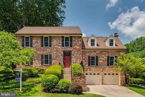 5718 Wooden Hawk Ln, Burke, VA 22015