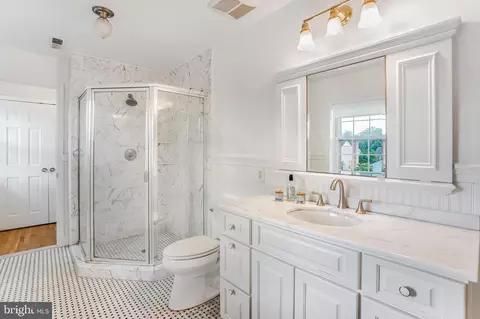 Bath - 1218 Kensington Rd, Mclean, VA 22101 photo 4 of 6