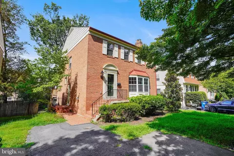 Exterior - 1218 Kensington Rd, Mclean, VA 22101 photo 1 of 16