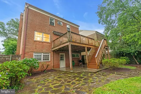 Exterior - 1218 Kensington Rd, Mclean, VA 22101 photo 12 of 16
