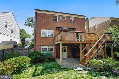 Exterior - 1218 Kensington Rd, Mclean, VA 22101 photo 8 of 16