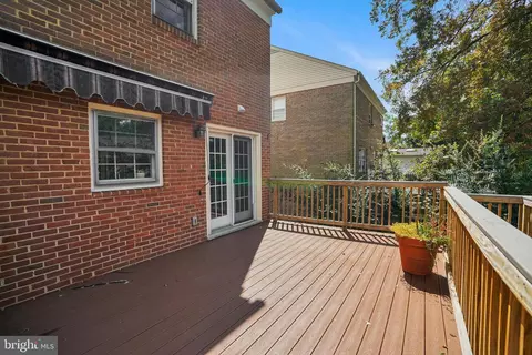 Exterior - 1218 Kensington Rd, Mclean, VA 22101 photo 4 of 16