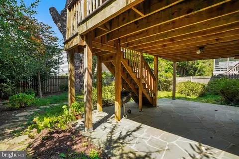 Exterior - 1218 Kensington Rd, Mclean, VA 22101 photo 10 of 16