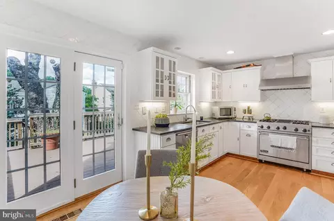 Kitchen - 1218 Kensington Rd, Mclean, VA 22101 photo 3 of 5