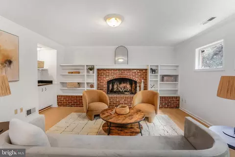 Living - 1218 Kensington Rd, Mclean, VA 22101 photo 4 of 4