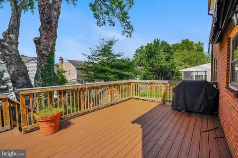 Exterior - 1218 Kensington Rd, Mclean, VA 22101 photo 2 of 16