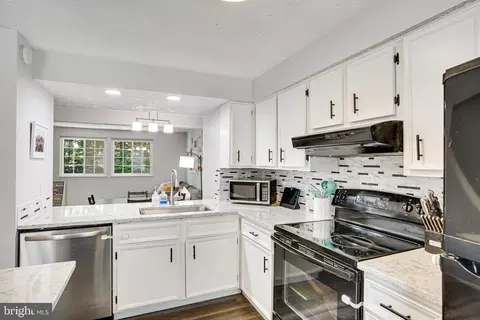 8345 Wind Fall Rd, Springfield, VA 22153 photo 6