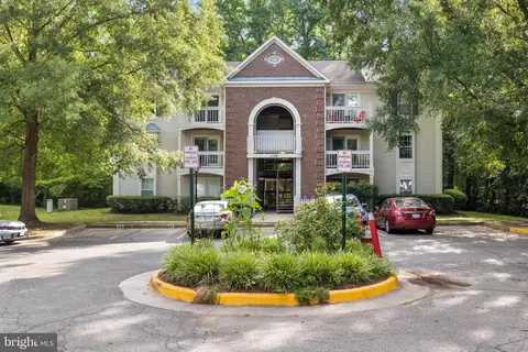5708 Shadwell Ct #107, Alexandria, VA 22309