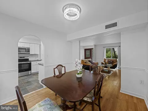 2321 Emerald Heights Ct, Reston, VA 20191 photo 8